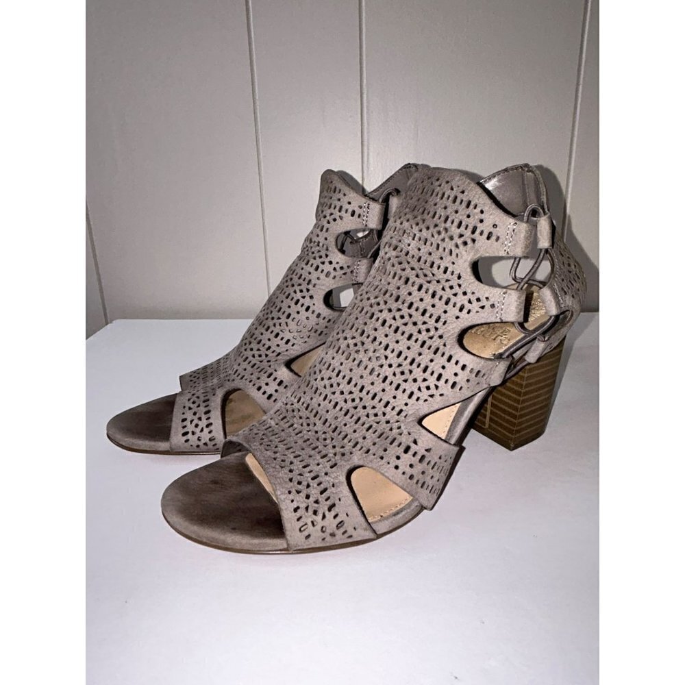 Vince Camuto Dastana Taupe Perforated Leather Sandals Heels Size 6.5M